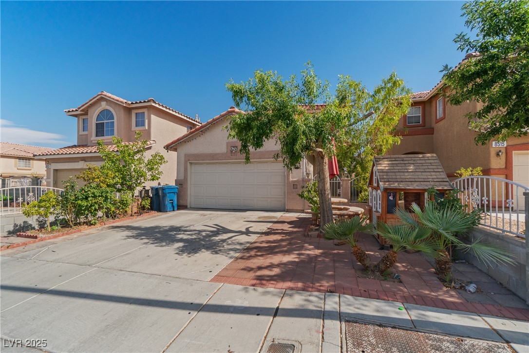 8509 West Rochelle Avenue