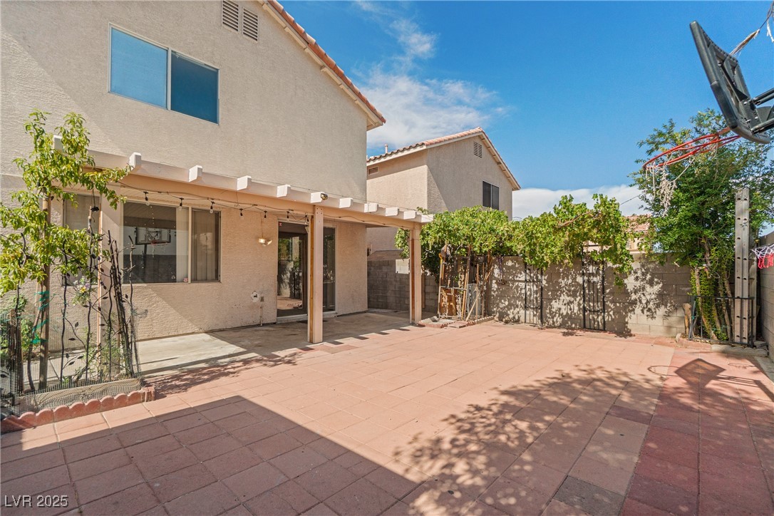 8509 West Rochelle Avenue