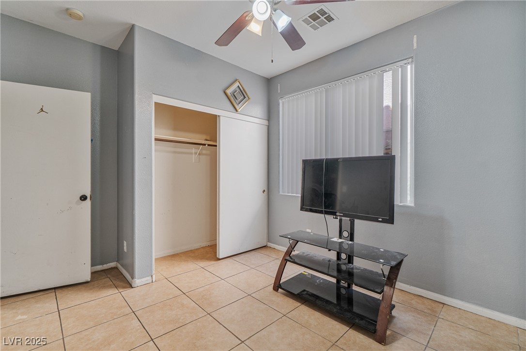 8509 West Rochelle Avenue