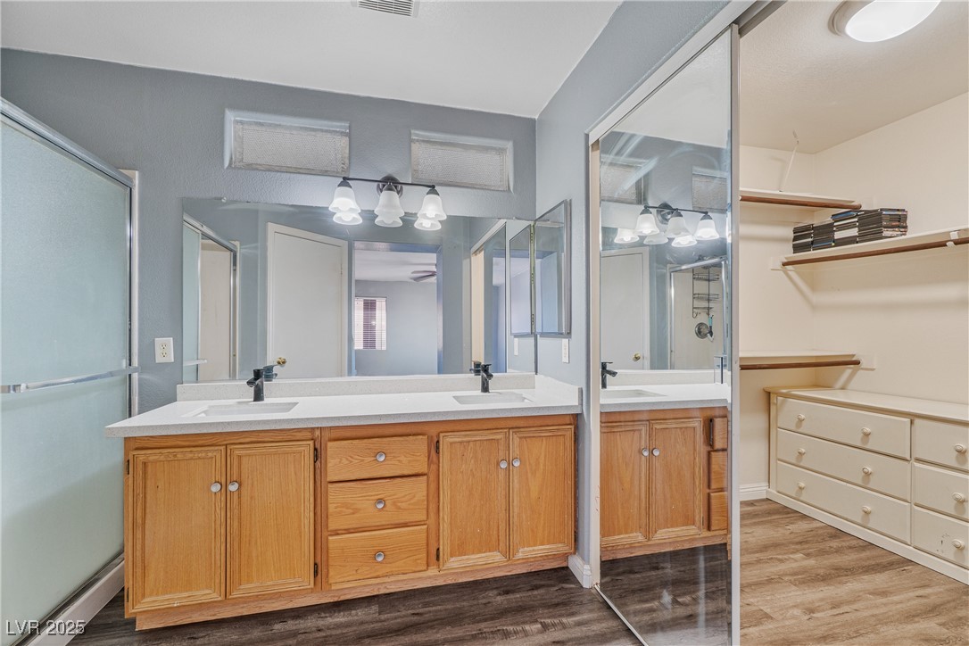 8509 West Rochelle Avenue