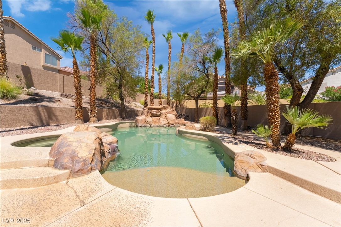 8424 Willowleaf Court