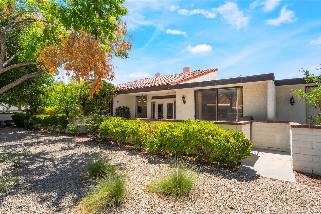 2588 La Fortuna Avenue