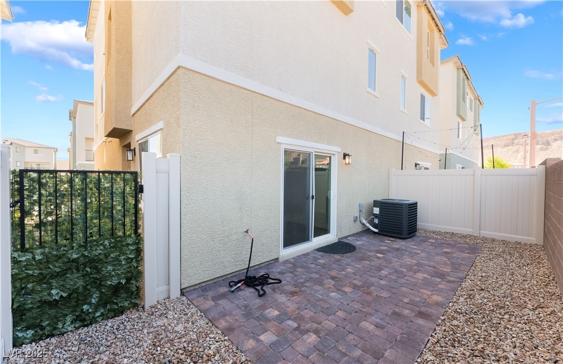 6881 Prairie Pearl Street