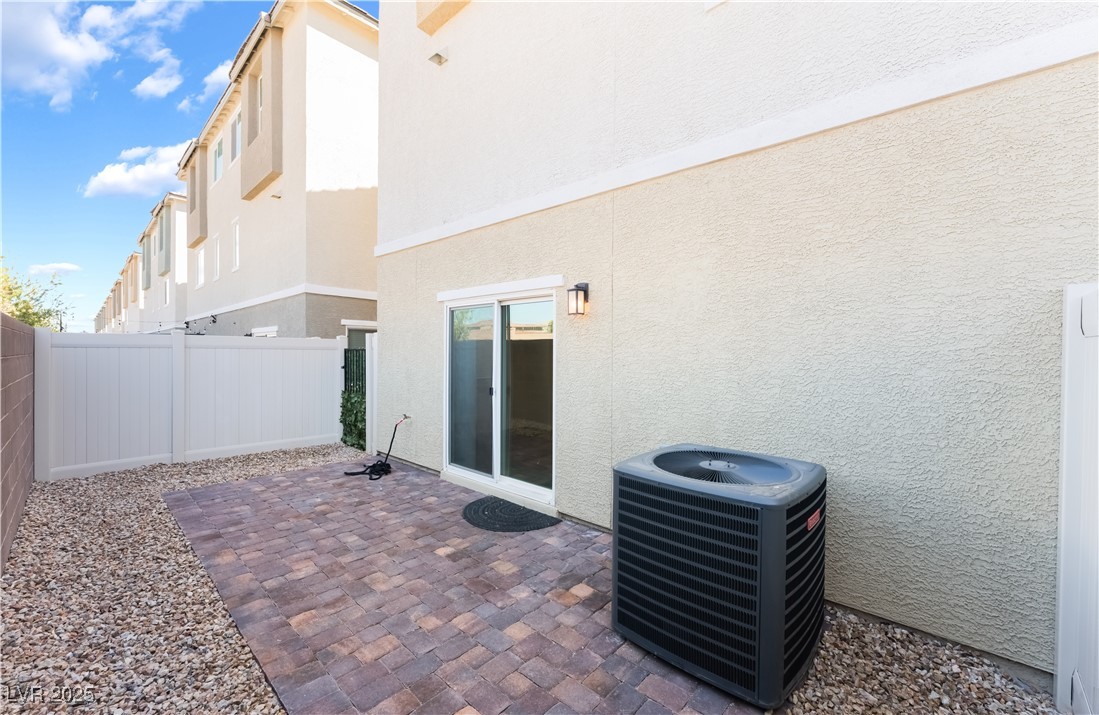 6881 Prairie Pearl Street