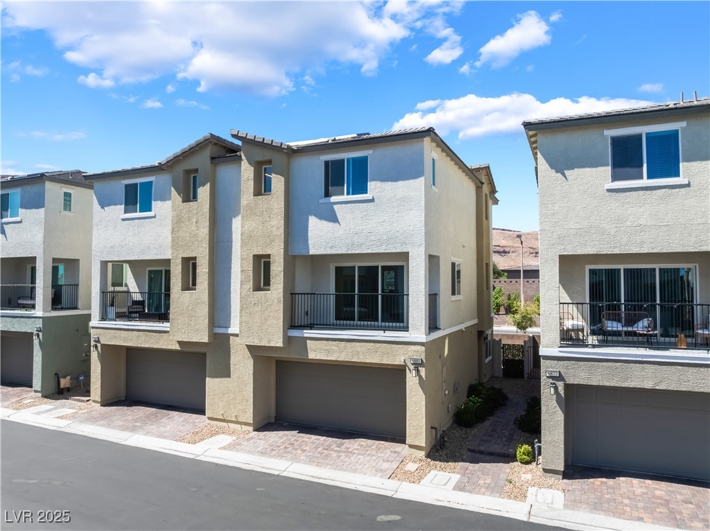 6881 Prairie Pearl Street