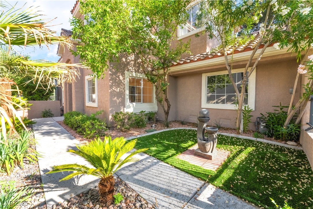 912 Pro Players Drive