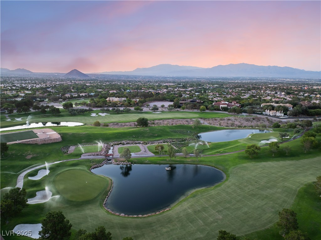 912 Pro Players Drive