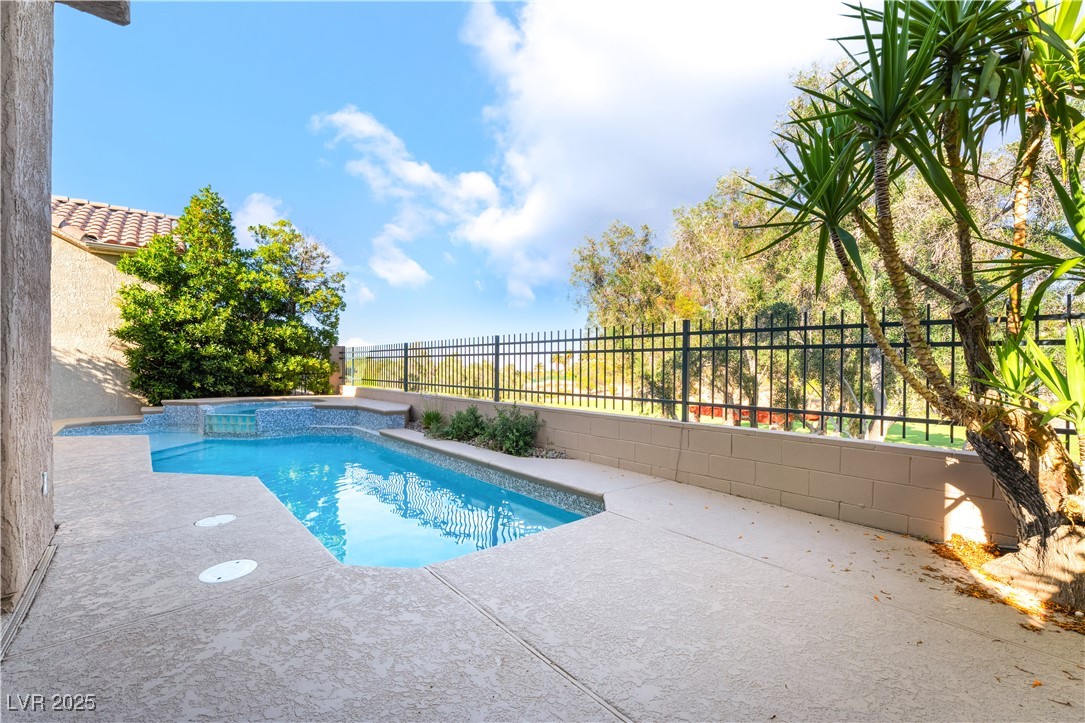 912 Pro Players Drive