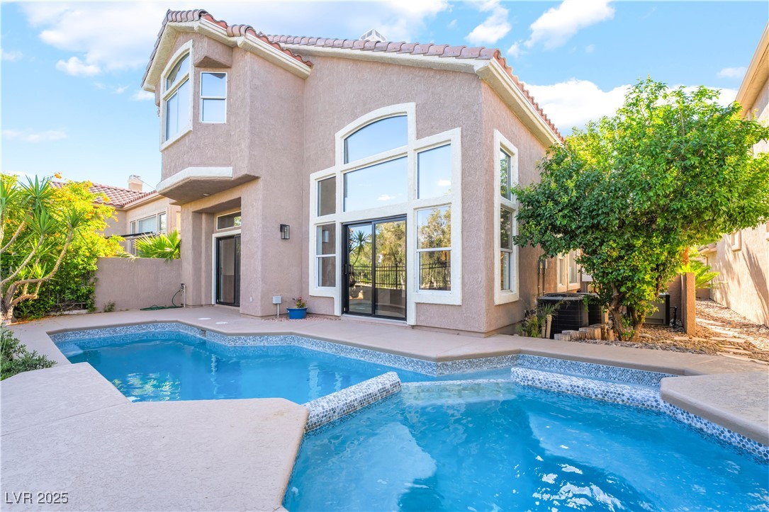 912 Pro Players Drive