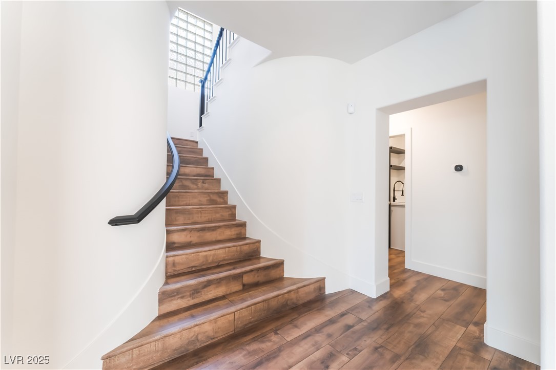 912 Pro Players Drive