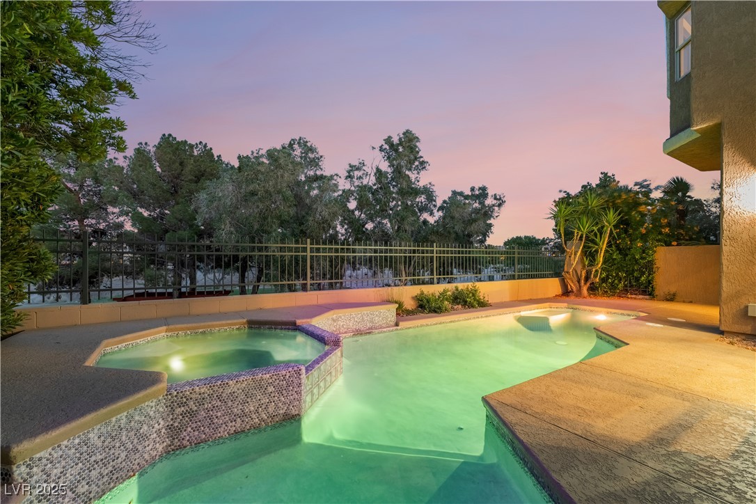 912 Pro Players Drive