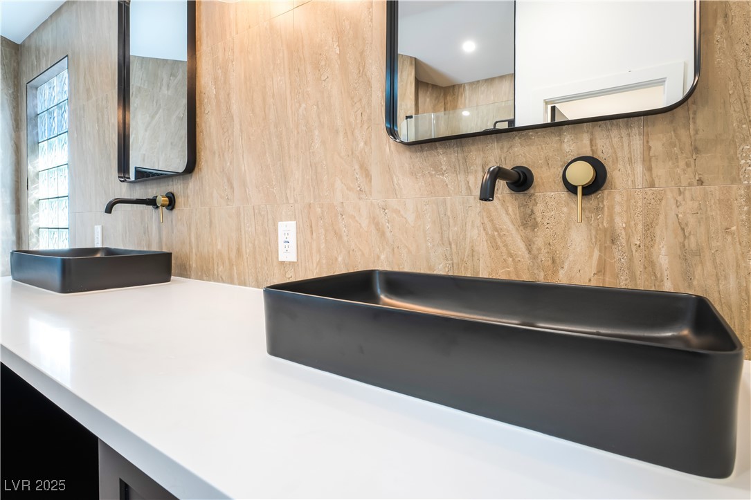 912 Pro Players Drive