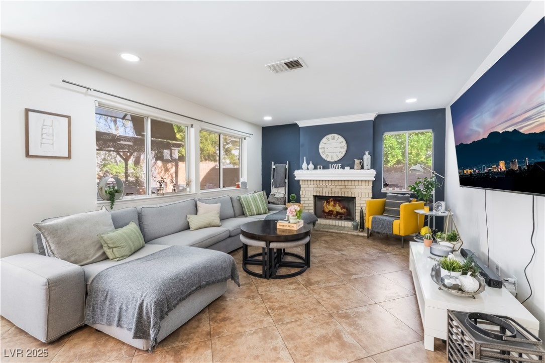 9724 Cascade Falls Avenue