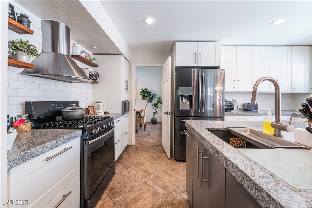 9724 Cascade Falls Avenue