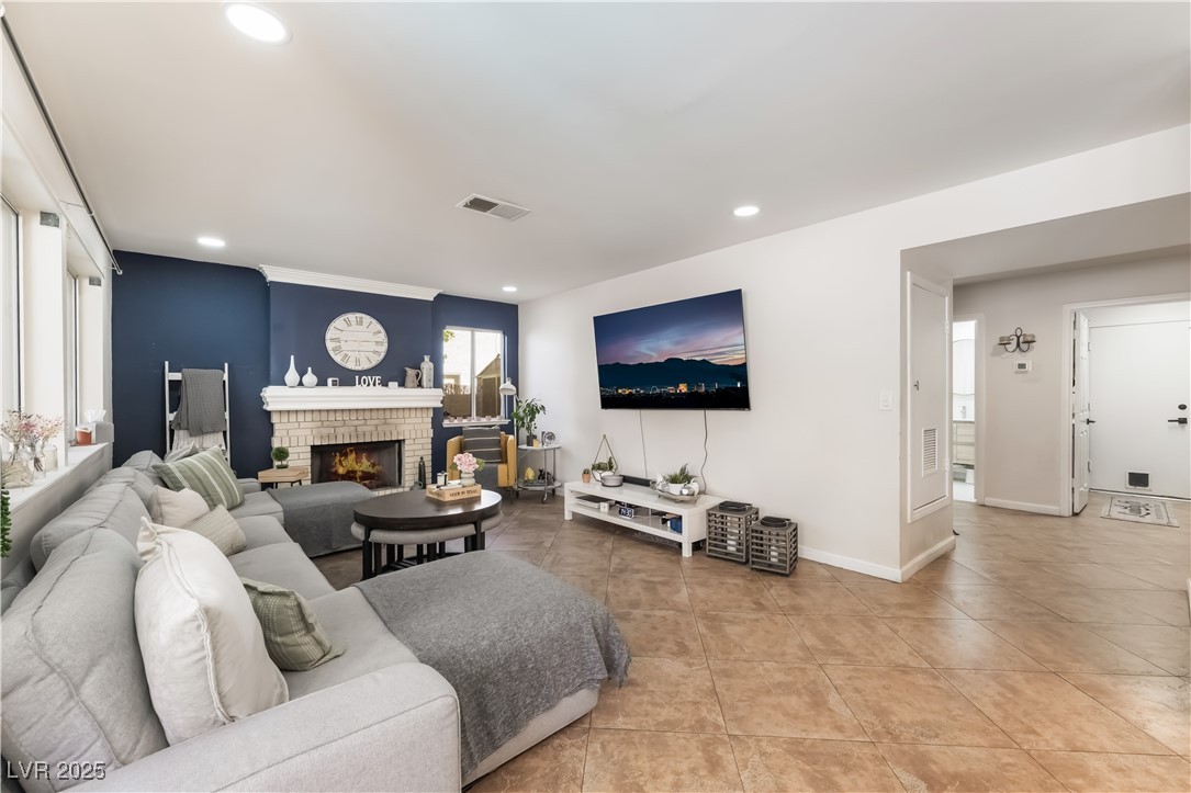 9724 Cascade Falls Avenue