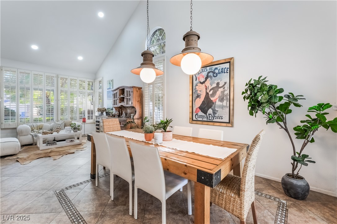 9724 Cascade Falls Avenue