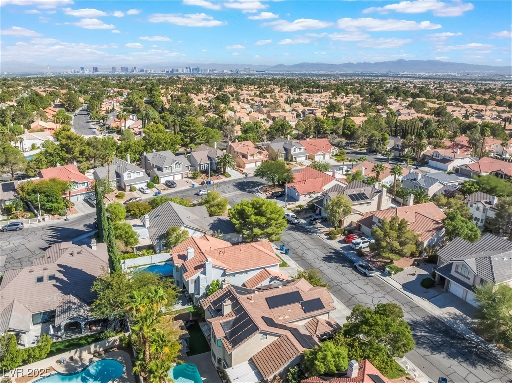 9724 Cascade Falls Avenue