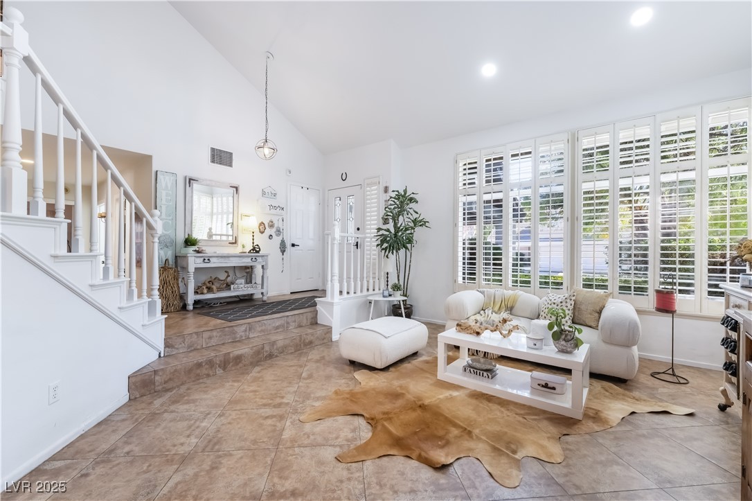 9724 Cascade Falls Avenue