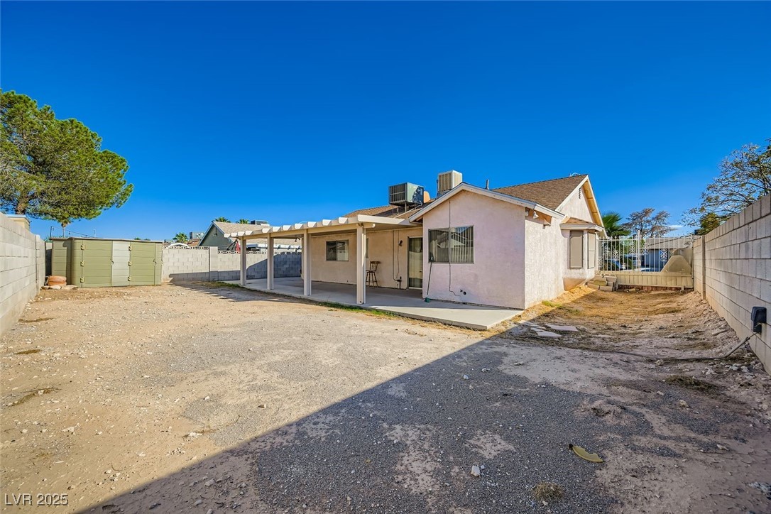 6000 Santa Catalina Avenue