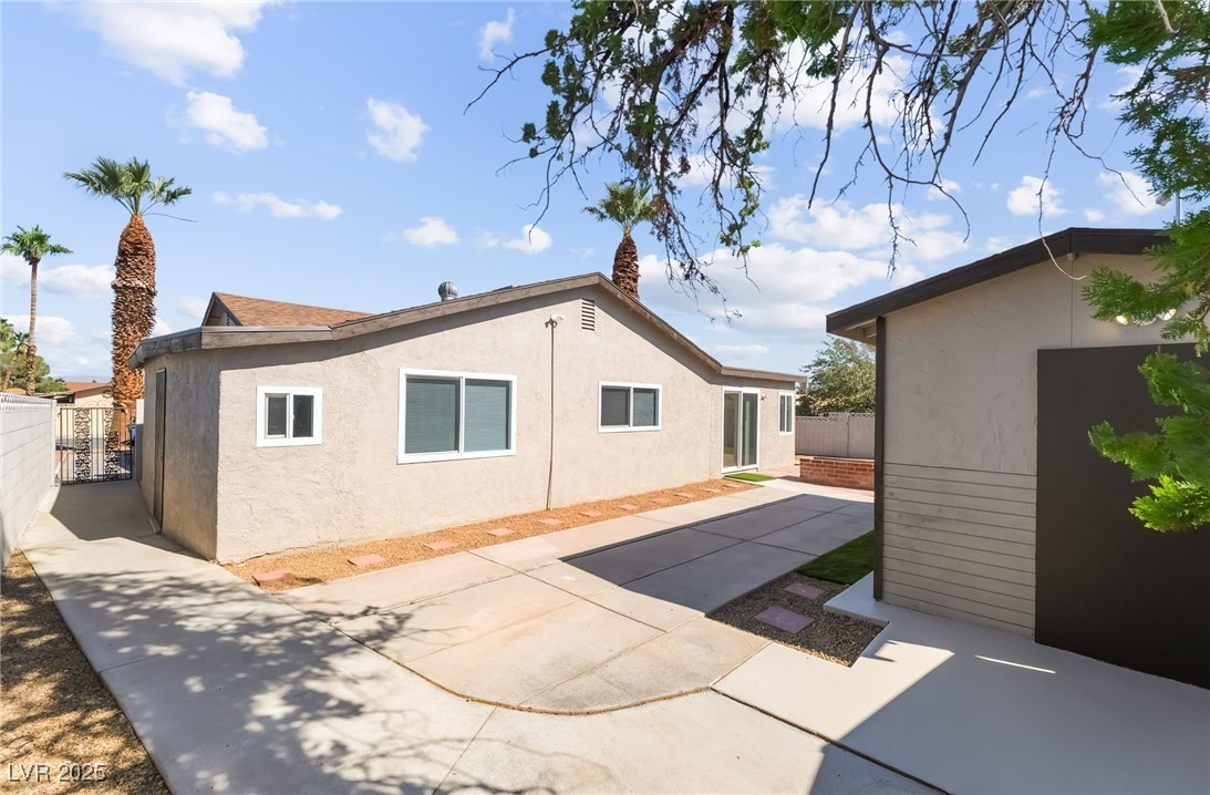 2033 Pommel Avenue