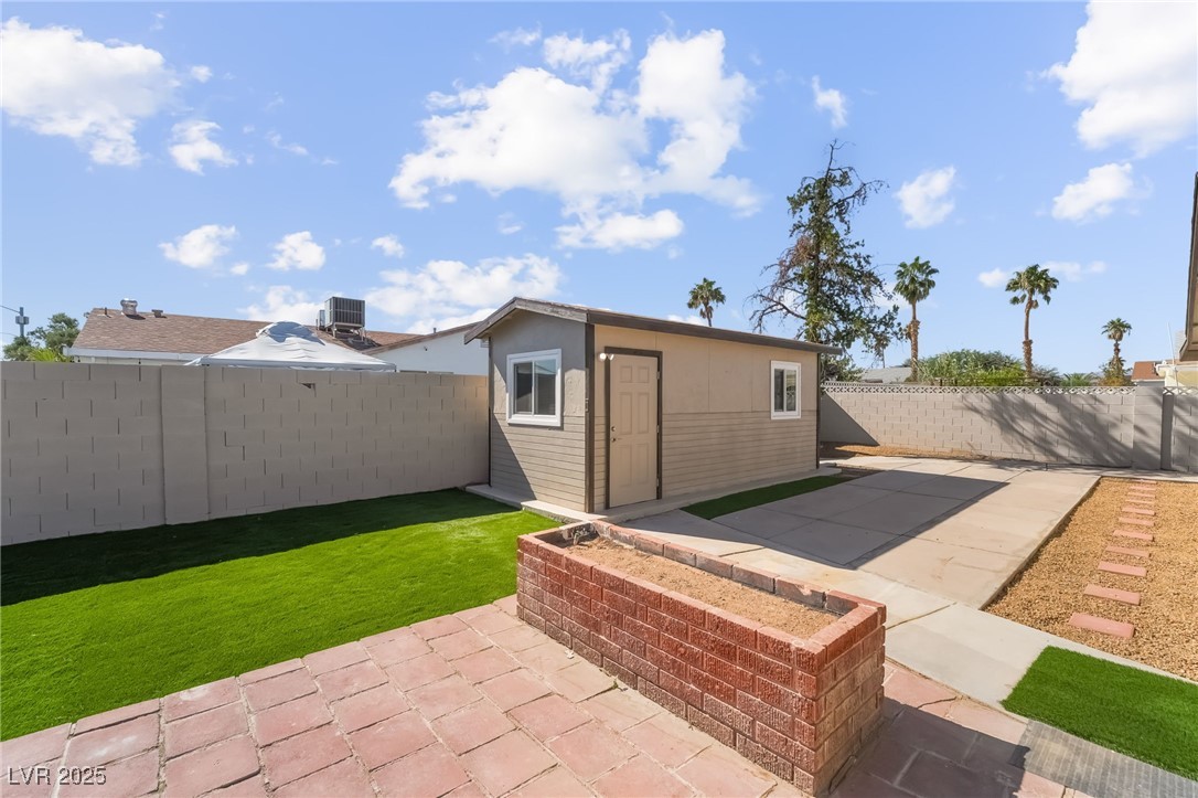 2033 Pommel Avenue