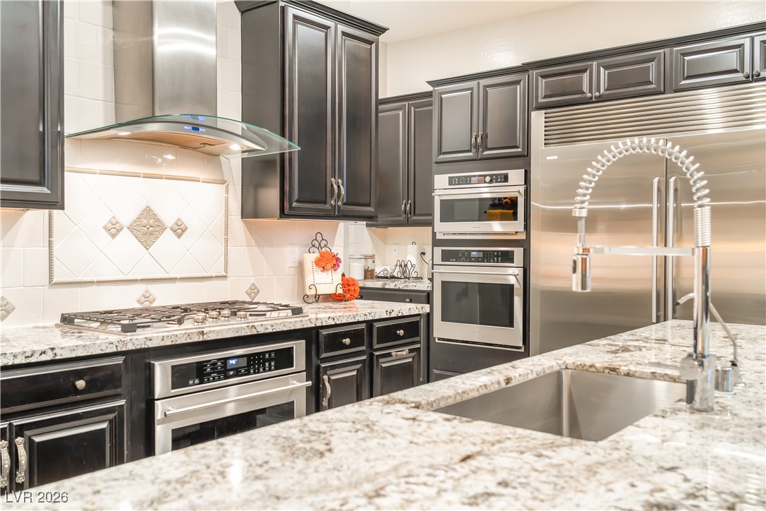 6194 Amber View Street