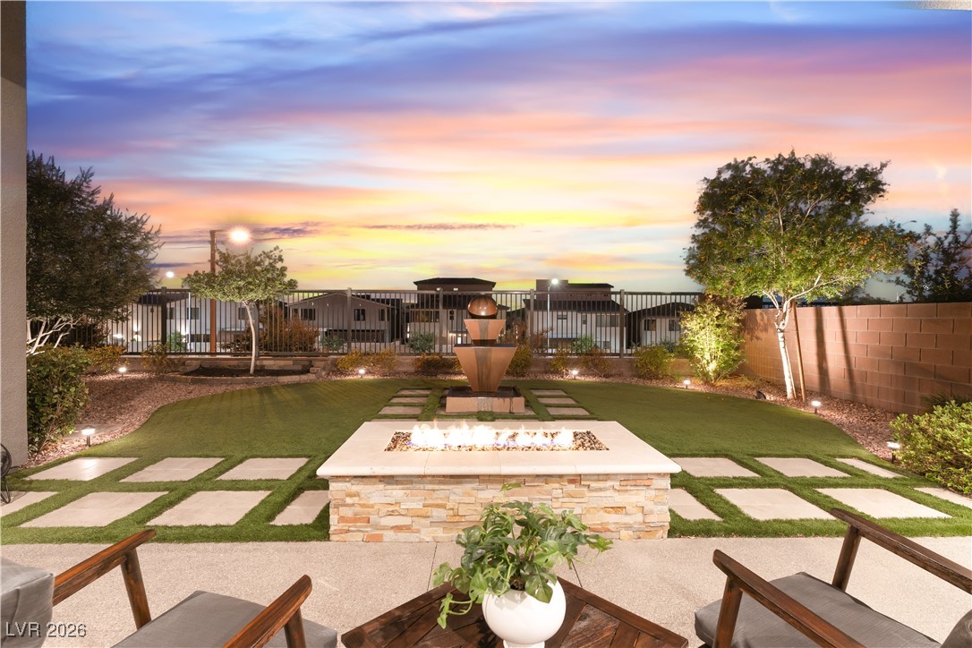 6194 Amber View Street