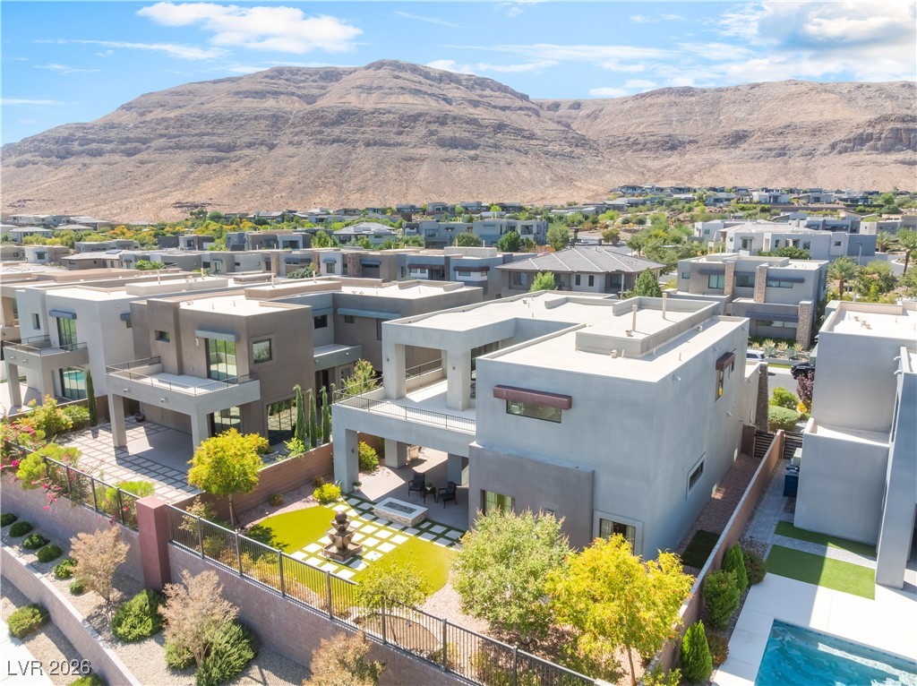 6194 Amber View Street