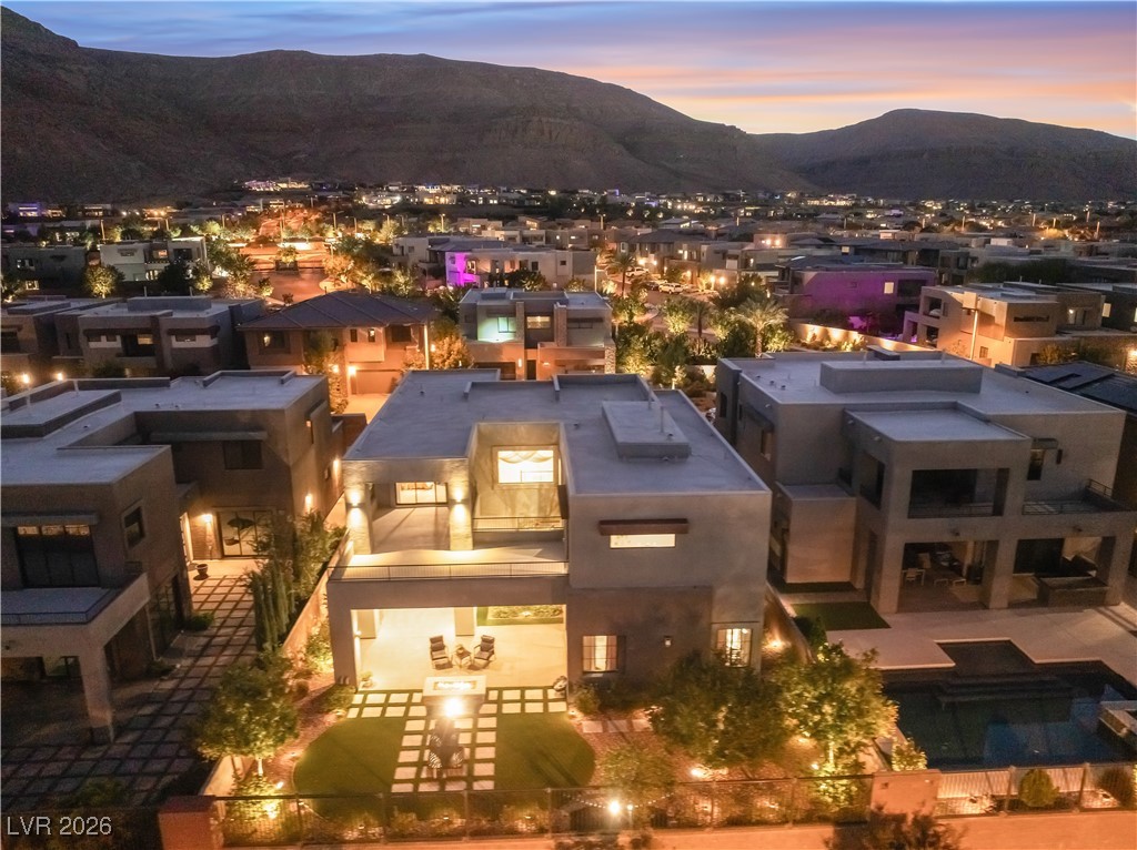 6194 Amber View Street