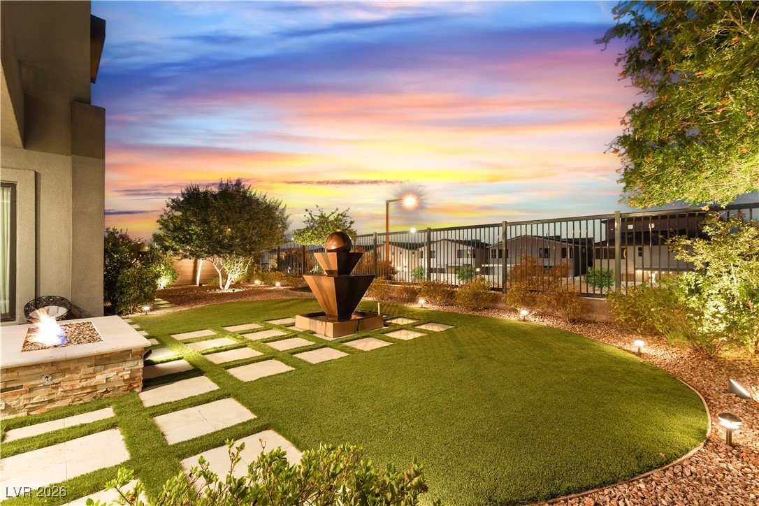 6194 Amber View Street