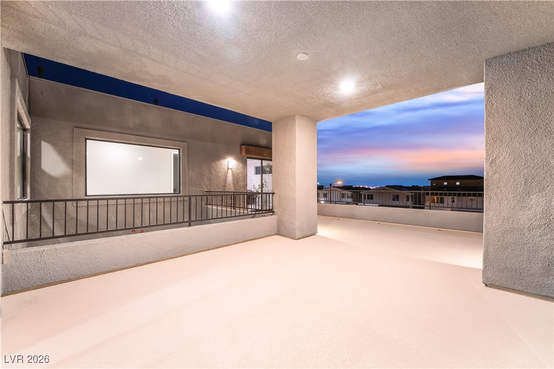 6194 Amber View Street