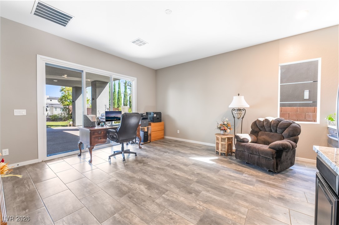 6194 Amber View Street