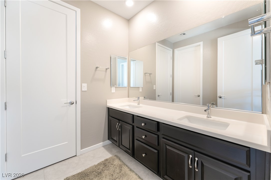 6194 Amber View Street