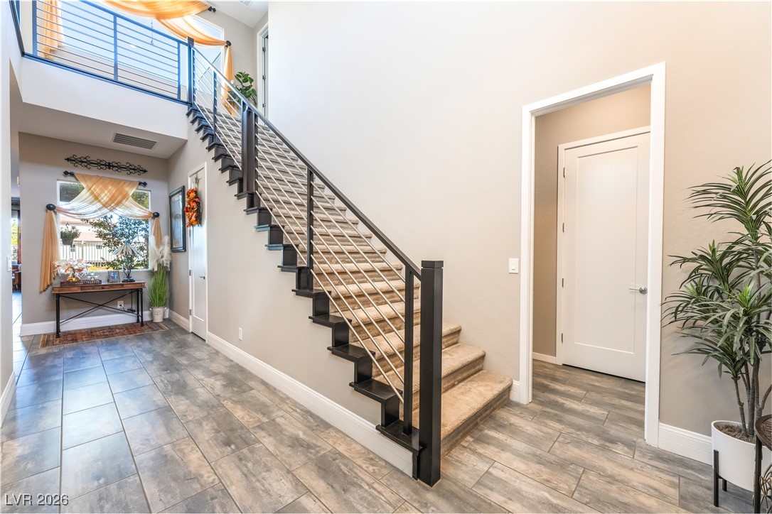 6194 Amber View Street