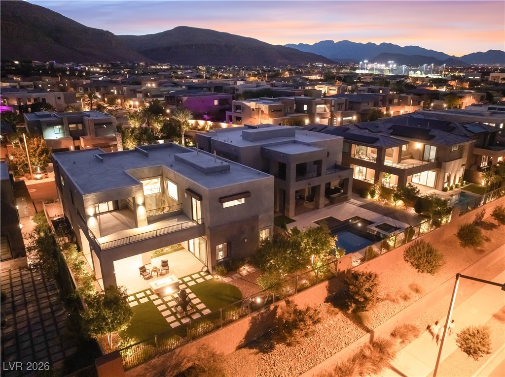 6194 Amber View Street