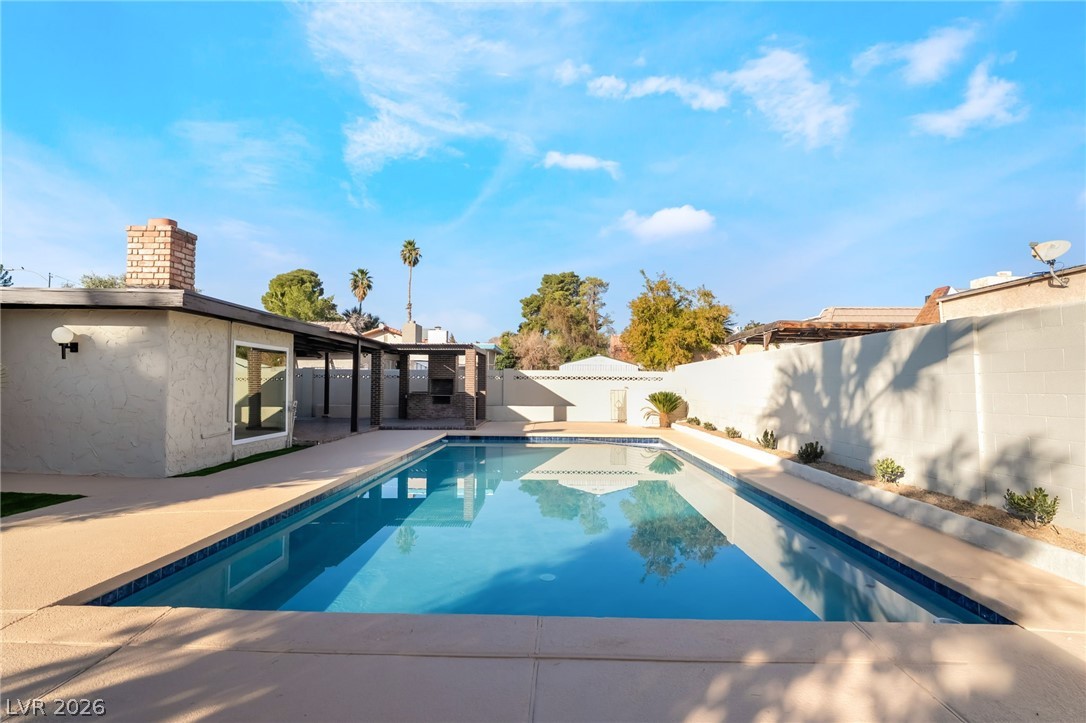 3516 East Twain Avenue