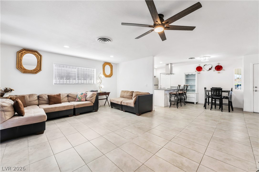 1208 Saylor Way