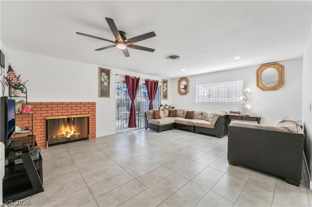 1208 Saylor Way