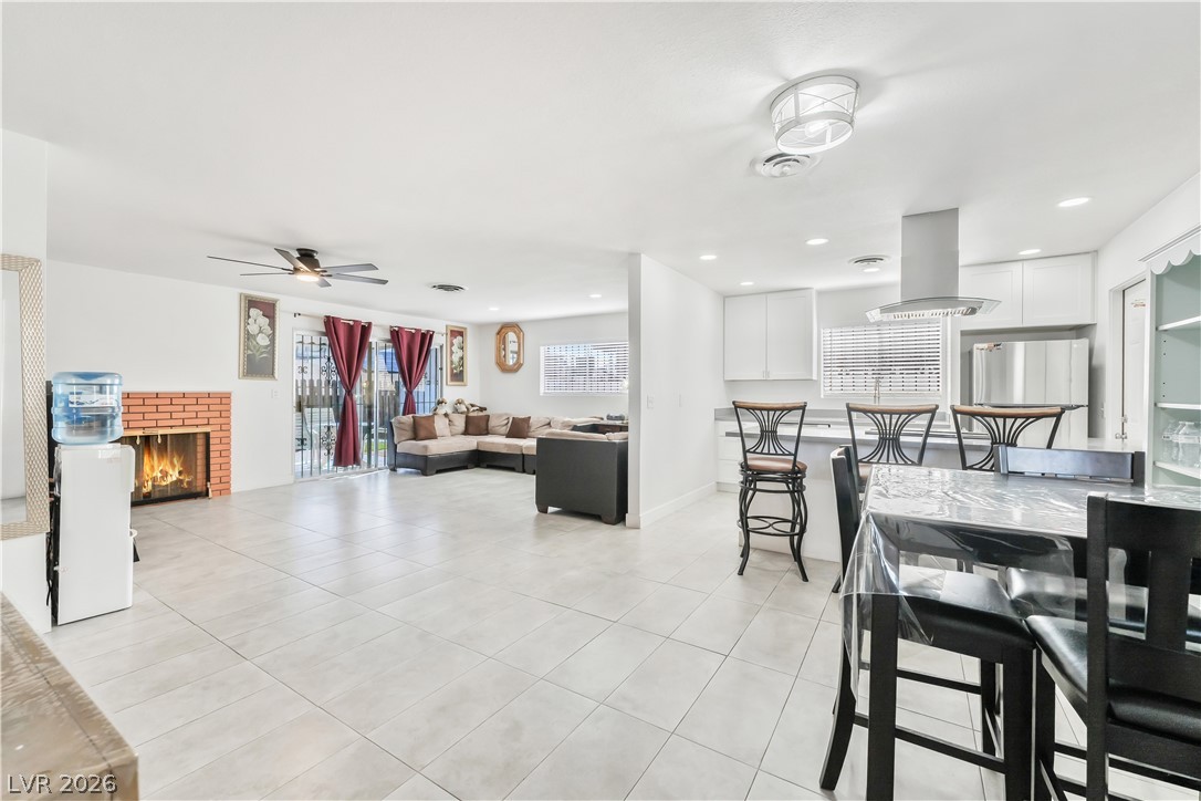1208 Saylor Way