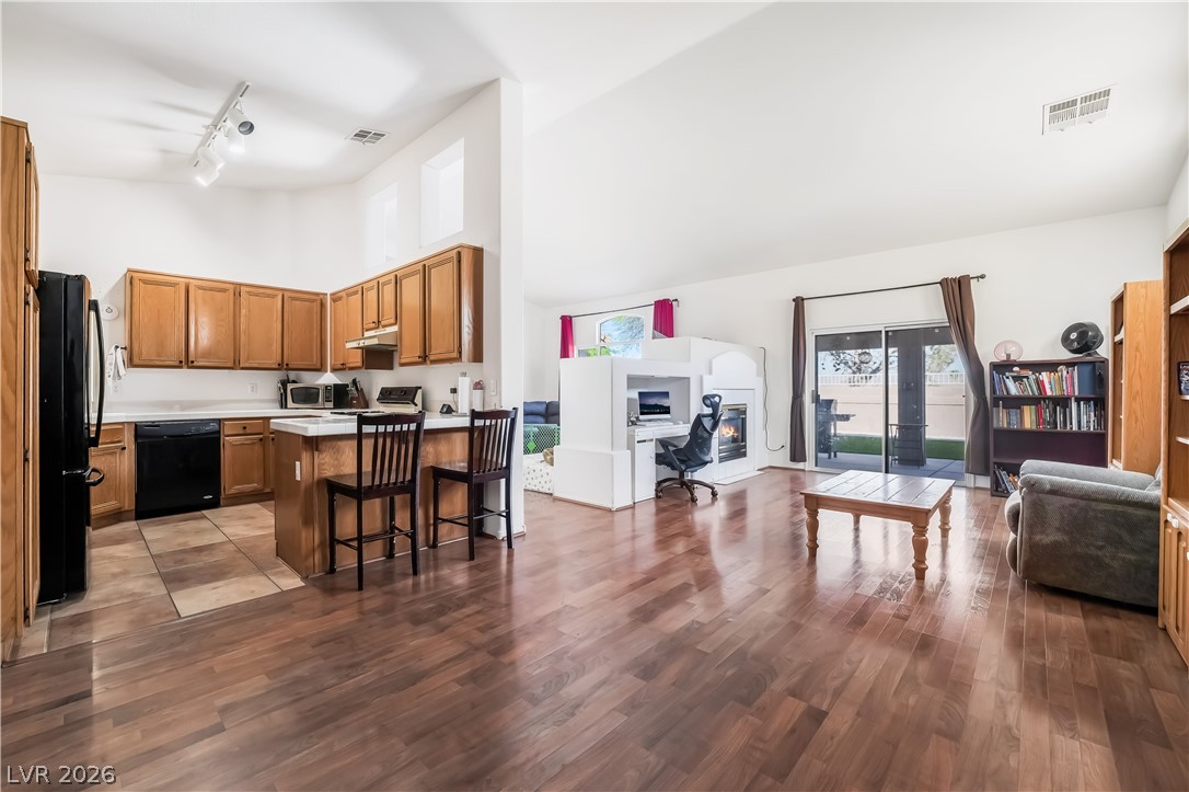 1040 Kings View Court