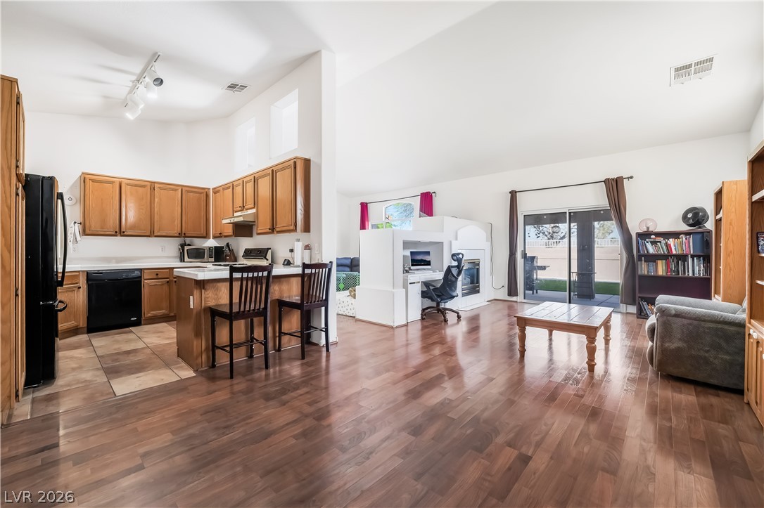 1040 Kings View Court