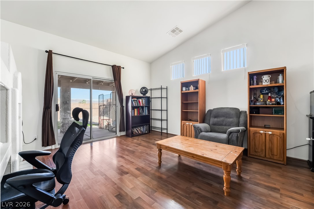 1040 Kings View Court