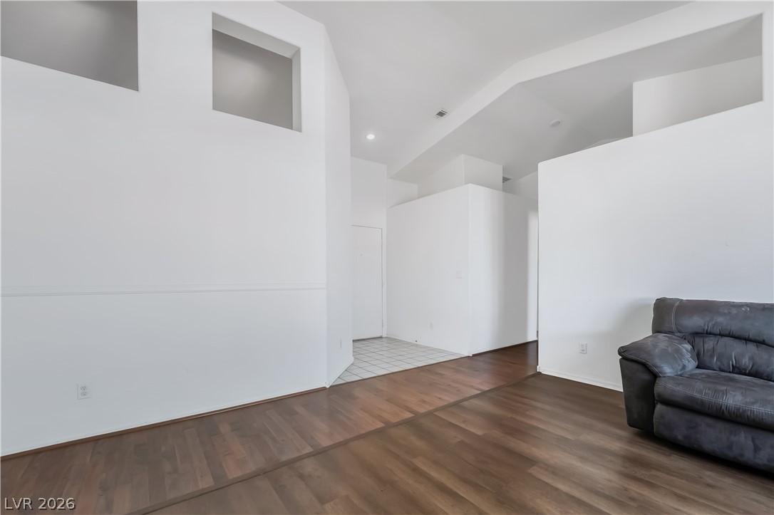 1040 Kings View Court