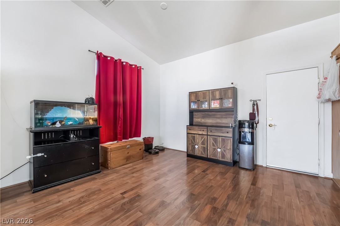 1040 Kings View Court