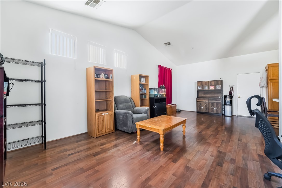 1040 Kings View Court
