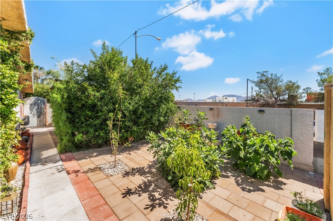 2083 La Vante Avenue