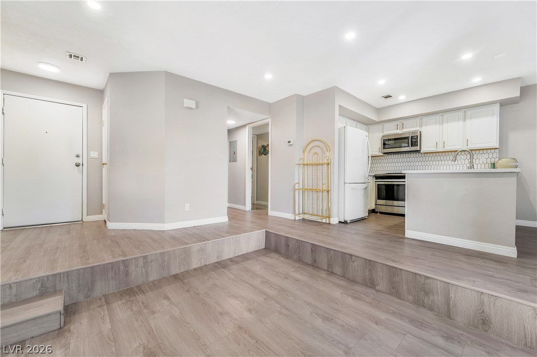 4425 Woodpine Drive 106