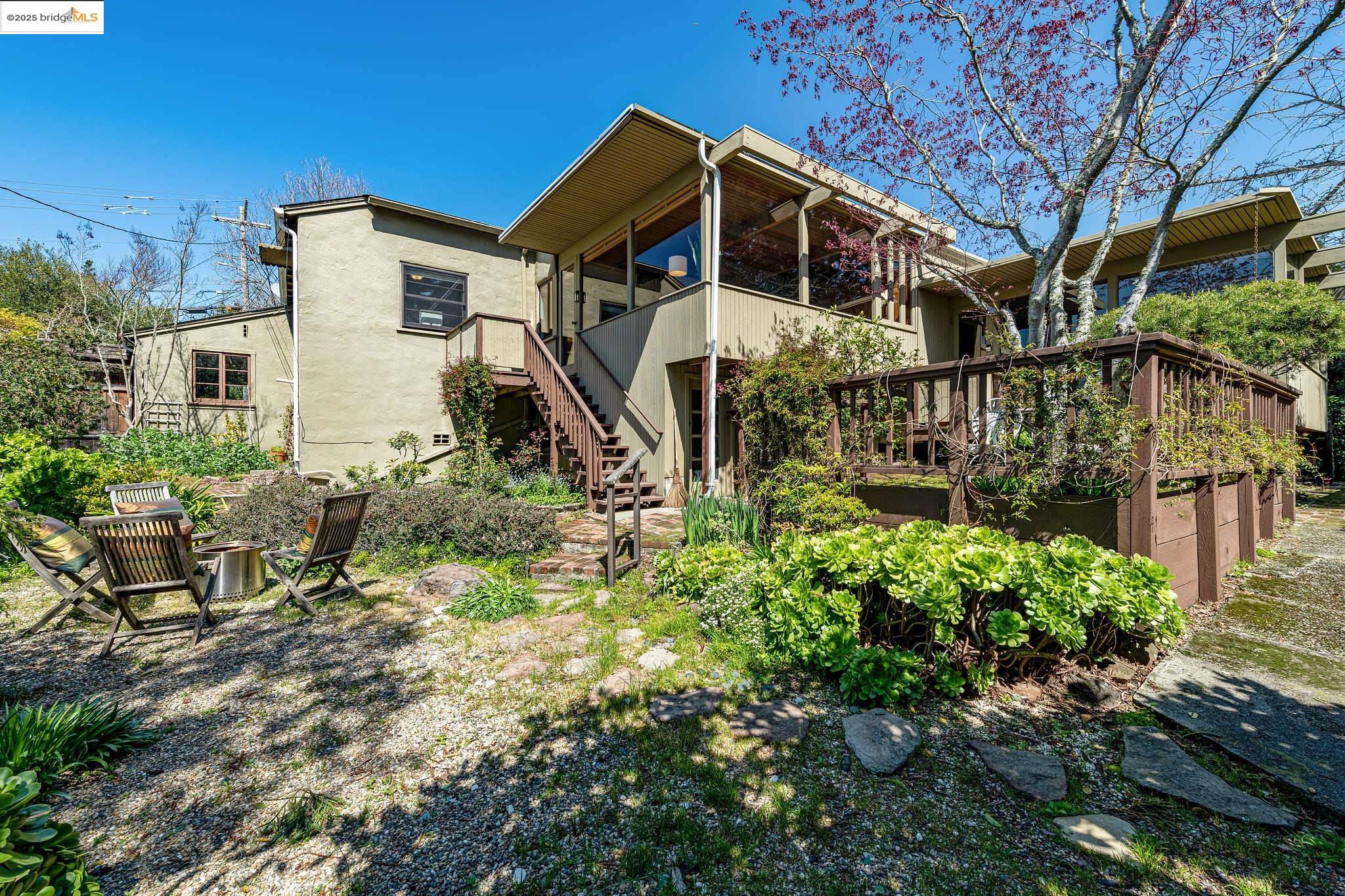 466 Beloit Ave