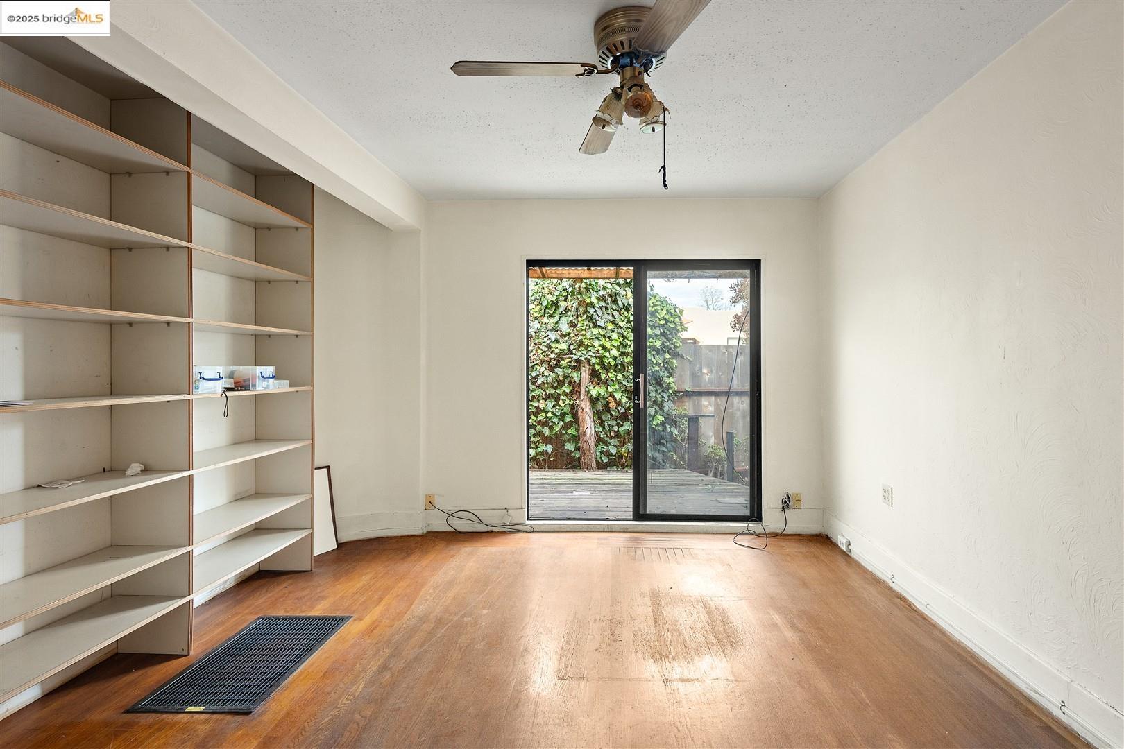 2201-2203 Spaulding Ave