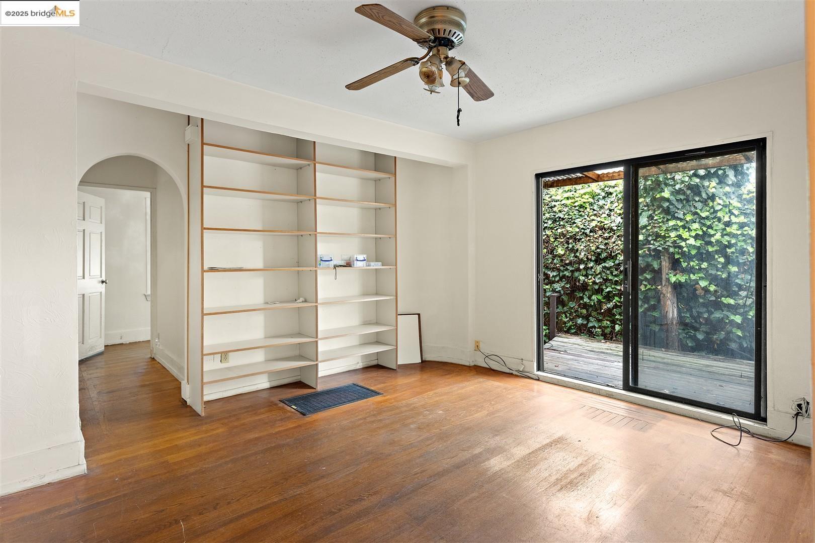 2201-2203 Spaulding Ave